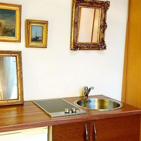 Small Luxurious Room In The Heart Of Saint Germain Paris Luaran gambar