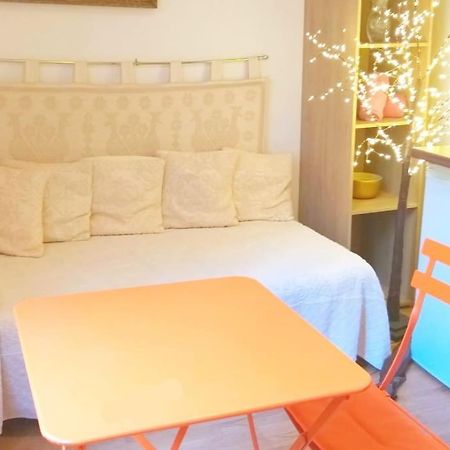 Small Luxurious Room In The Heart Of Saint Germain Paris Luaran gambar